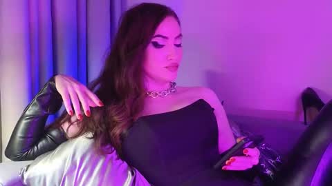 alicejameson online show from November 30, 2025, 8:46 pm