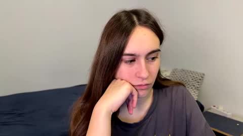 alicekollt online show from April 23, 2026, 8:22 pm