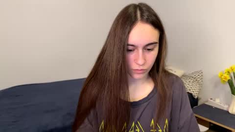 alicekollt online show from April 27, 2026, 8:18 pm