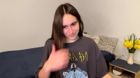alicekollt online show from April 28, 2026, 9:20 pm