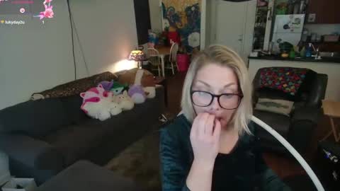 Snapshot of aliceliddell710 chatting on September 25, 2025, 7:39 pm Alice Liddell online show from September 25, 2025, 7:39 pm