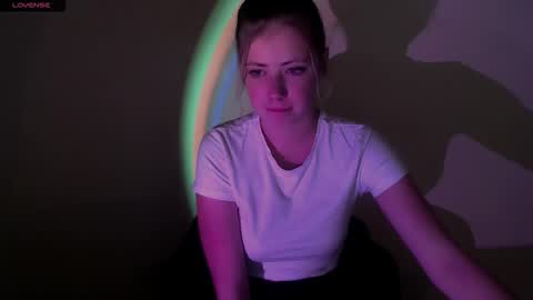 Snapshot of alicemeow_ chatting on September 26, 2025, 6:50 am Alice online show from September 26, 2025, 6:50 am