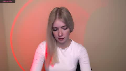 Snapshot of alicemeow_ chatting on October 17, 2025, 12:19 pm Alice online show from October 17, 2025, 12:19 pm