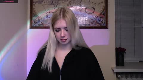 Snapshot of alicemeow_ chatting on November 3, 2025, 7:42 am Alice online show from November 3, 2025, 7:42 am