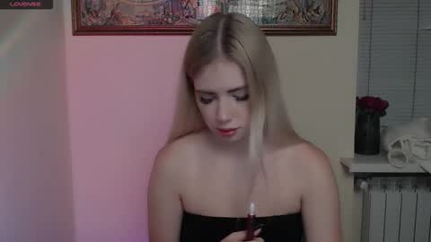 Snapshot of alicemeow_ chatting on November 23, 2025, 8:58 am Alice online show from November 23, 2025, 8:58 am