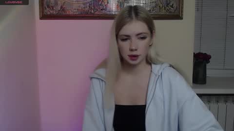 Snapshot of alicemeow_ chatting on November 24, 2025, 7:30 am Alice online show from November 24, 2025, 7:30 am