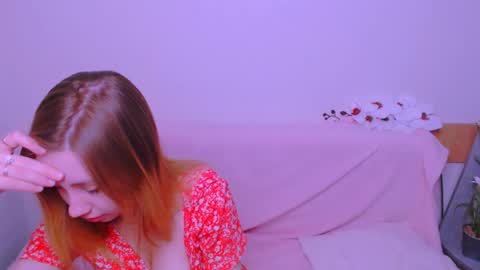 Snapshot of alicemias_ chatting on May 7, 2026, 9:36 am Alice online show from May 7, 2026, 9:36 am