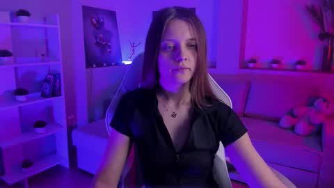 Snapshot of alicepill chatting on October 23, 2025, 2:22 am Alice online show from October 23, 2025, 2:22 am