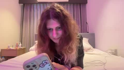 AlicePinkhead online show from May 4, 2026, 8:43 am