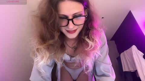 Snapshot of alicepinkhead chatting on June 1, 2026, 9:55 am AlicePinkhead online show from June 1, 2026, 9:55 am