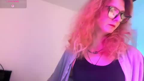 Snapshot of alicepinkhead chatting on July 24, 2026, 9:07 am AlicePinkhead online show from July 24, 2026, 9:07 am