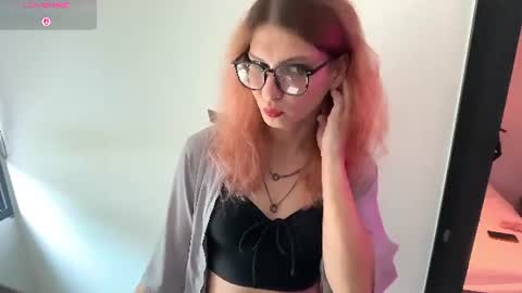 Snapshot of alicepinkhead chatting on July 31, 2026, 9:19 am AlicePinkhead online show from July 31, 2026, 9:19 am