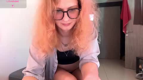 Snapshot of alicepinkhead chatting on August 3, 2026, 9:04 am AlicePinkhead online show from August 3, 2026, 9:04 am