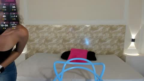 Snapshot of aliceross1 chatting on October 9, 2025, 8:07 pm AliceRoss online show from October 9, 2025, 8:07 pm