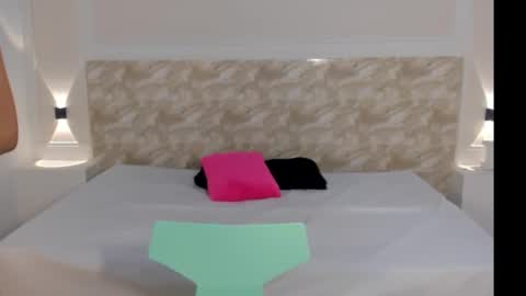 Snapshot of aliceross1 chatting on November 22, 2025, 8:19 pm AliceRoss online show from November 22, 2025, 8:19 pm