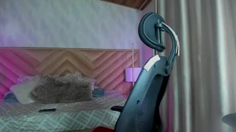 Snapshot of alices_kingsley chatting on May 15, 2026, 6:26 pm Alice online show from May 15, 2026, 6:26 pm