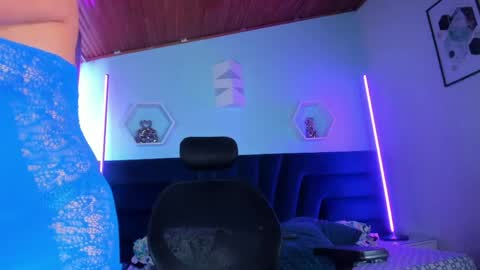 Snapshot of alices_kingsley chatting on May 20, 2026, 8:26 pm Alice online show from May 20, 2026, 8:26 pm