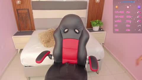 Snapshot of alicestark2 chatting on September 26, 2025, 6:56 pm online show from September 26, 2025, 6:56 pm