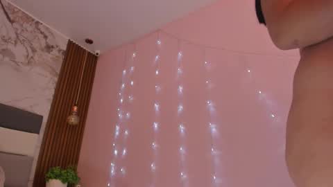 Snapshot of alicestark2 chatting on October 29, 2025, 7:59 pm online show from October 29, 2025, 7:59 pm