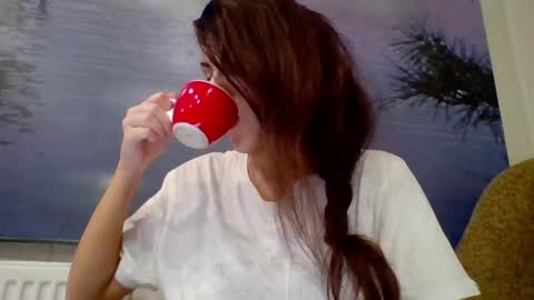 Snapshot of alicetailorrr chatting on June 3, 2026, 6:46 pm AliceTailorrr online show from June 3, 2026, 6:46 pm