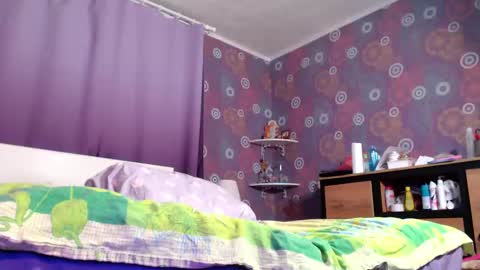 alicewetsquirt online show from March 1, 2025, 8:42 pm