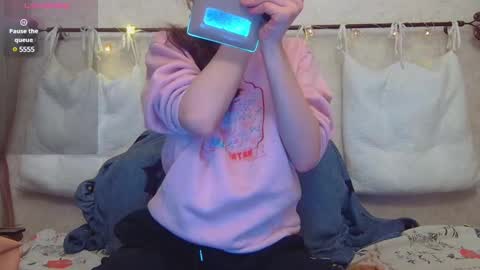 Snapshot of alicewoolfy chatting on December 6, 2024, 8:07 pm AliceWoolfy online show from December 6, 2024, 8:07 pm