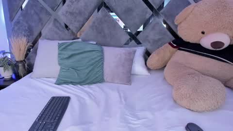 Alice  online show from January 11, 2025, 4:03 pm