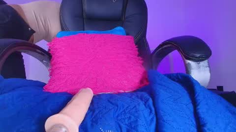 Alicia Kyse  online show from March 3, 2026, 3:01 am