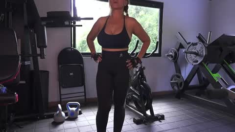 Alicia Lang online show from October 18, 2025, 2:51 pm