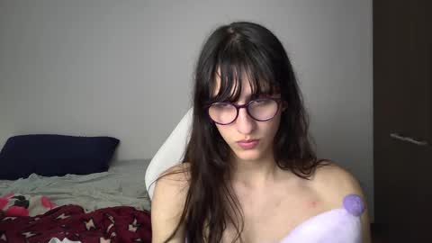 Snapshot of alicia_love29 chatting on December 18, 2024, 3:58 am Alice online show from December 18, 2024, 3:58 am
