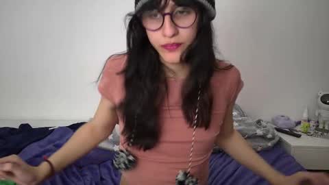 Snapshot of alicia_love29 chatting on February 6, 2025, 2:44 am Alice online show from February 6, 2025, 2:44 am