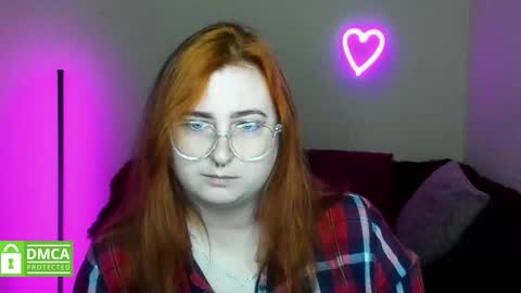 Snapshot of alicia_side_red chatting on October 9, 2025, 11:30 am Alicia online show from October 9, 2025, 11:30 am