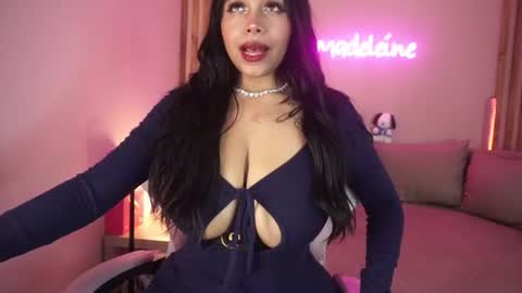 Snapshot of alicia_summer_ chatting on August 1, 2026, 6:01 am alicia_summer_ online show from August 1, 2026, 6:01 am
