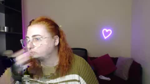 Snapshot of aliciaaared_kis chatting on November 27, 2025, 12:40 pm Alicia online show from November 27, 2025, 12:40 pm