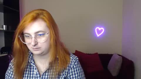 Snapshot of aliciaaared_kis chatting on December 5, 2025, 6:44 am Alicia online show from December 5, 2025, 6:44 am