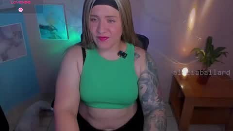 Jennyfer online show from July 6, 2026, 8:22 pm