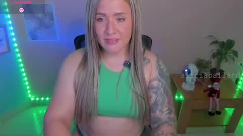 Jennyfer online show from July 30, 2026, 9:36 pm