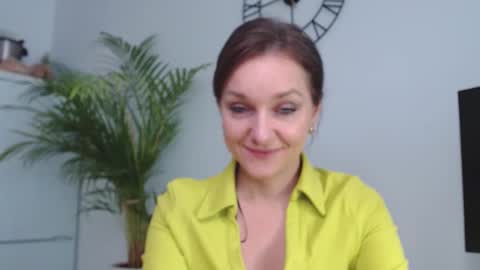 Snapshot of alicialux chatting on January 13, 2025, 10:58 am Alicia online show from January 13, 2025, 10:58 am