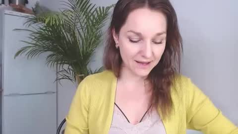 Snapshot of alicialux chatting on January 27, 2025, 11:00 am Alicia online show from January 27, 2025, 11:00 am