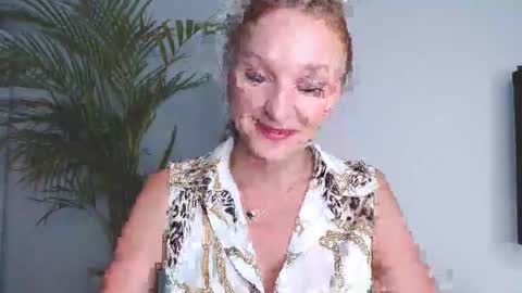 Snapshot of alicialux chatting on October 1, 2025, 6:08 am Alicia online show from October 1, 2025, 6:08 am