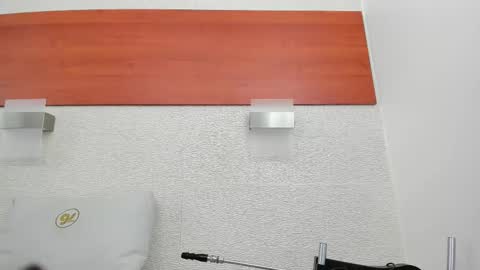 im tutti online show from November 21, 2025, 1:26 am