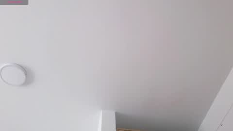 Snapshot of aliciia_23 chatting on April 22, 2026, 8:21 pm aliciia_23 online show from April 22, 2026, 8:21 pm