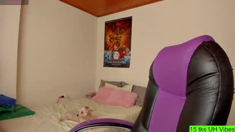 Aiko  Independent Model  online show from September 12, 2025, 5:35 pm