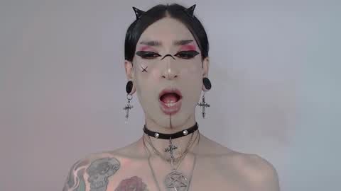 Snapshot of alienexxx chatting on September 23, 2025, 9:18 pm online show from September 23, 2025, 9:18 pm