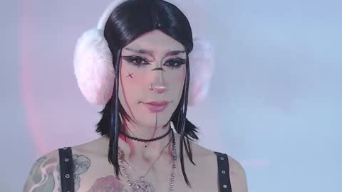 Snapshot of alienexxx chatting on May 15, 2026, 11:34 pm online show from May 15, 2026, 11:34 pm