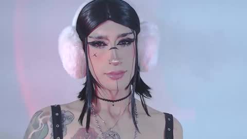 Snapshot of alienexxx chatting on May 16, 2026, 12:18 am online show from May 16, 2026, 12:18 am