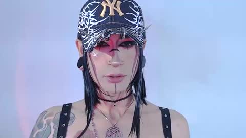 Snapshot of alienexxx chatting on May 21, 2026, 10:39 pm online show from May 21, 2026, 10:39 pm