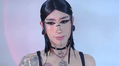 Snapshot of alienexxx chatting on June 2, 2026, 11:29 pm online show from June 2, 2026, 11:29 pm