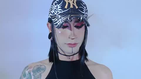 Snapshot of alienexxx chatting on June 19, 2026, 11:41 pm online show from June 19, 2026, 11:41 pm