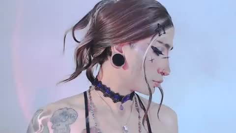 Snapshot of alienexxx chatting on July 27, 2026, 11:23 pm online show from July 27, 2026, 11:23 pm